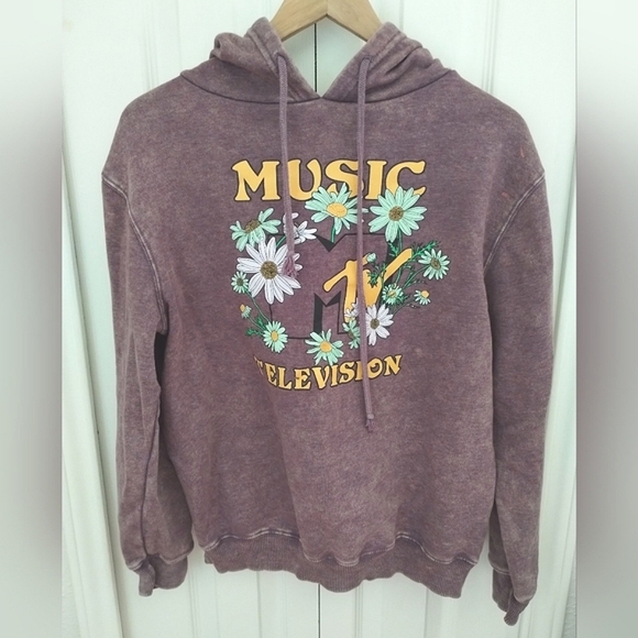 Vintage Look/" Distressed Look" MTV Hoodie - Picture 10 of 12